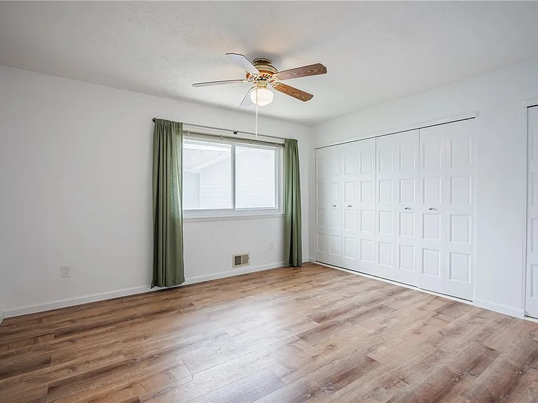 678 Eastbrooke Ln — Photo 23
