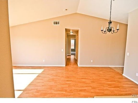 4th image of 15081 Stafford Ave