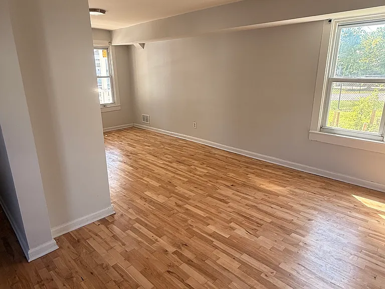 21 Avenue A — Photo 13