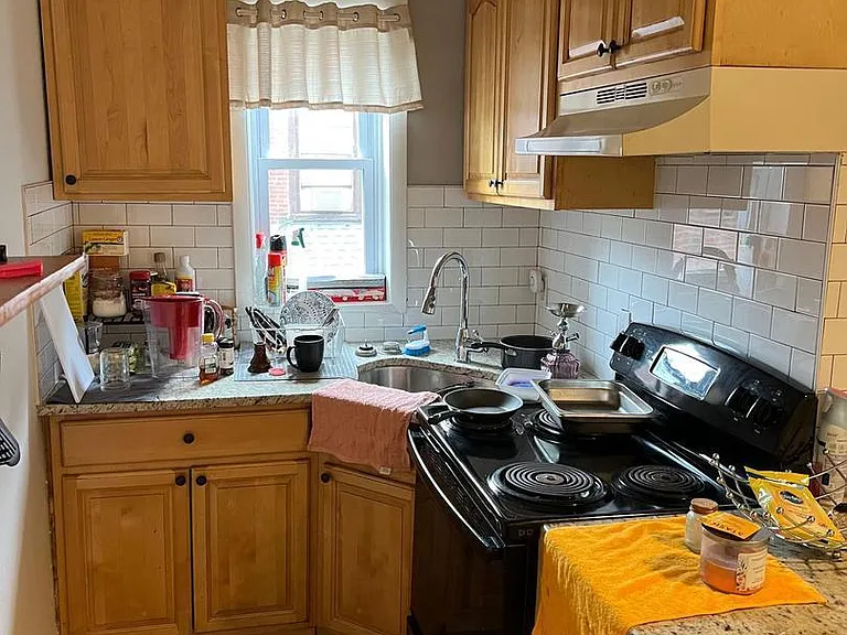 2026 E Allegheny Ave #2R — Photo 2