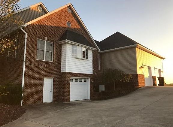 4th image of 154 Mystic Ln