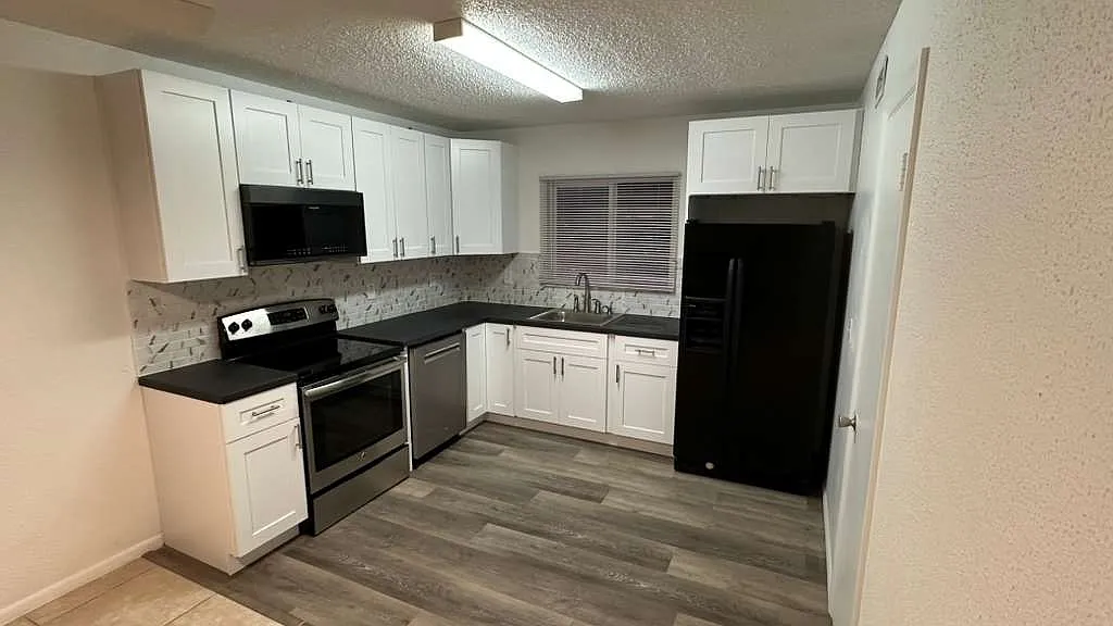 2 bed, $1,550 — Photo 2