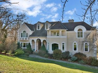 4 Vizcaya Ct, Wayne, NJ 07470