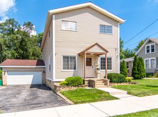 308 E 18th St, Lockport, IL 60441