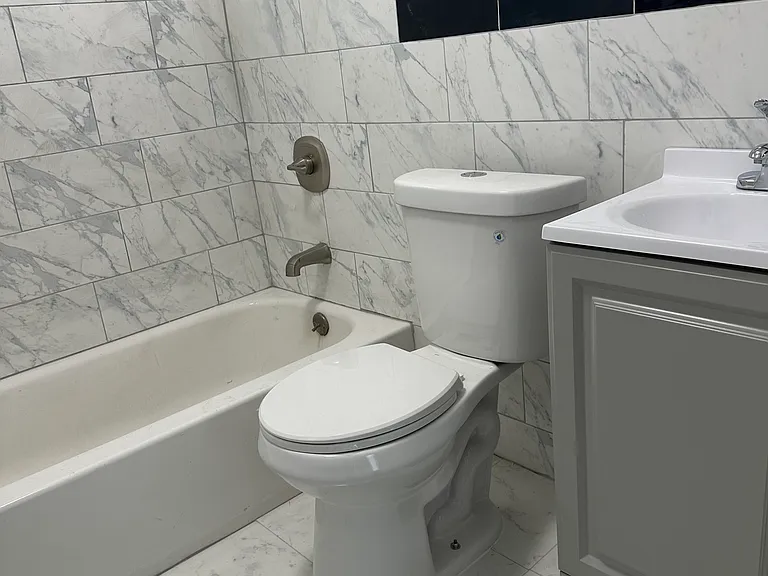 2441 Bailey Ave #2 — Photo 3