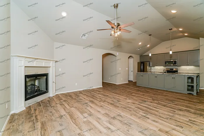 3713 S 12th Pl — Photo 4