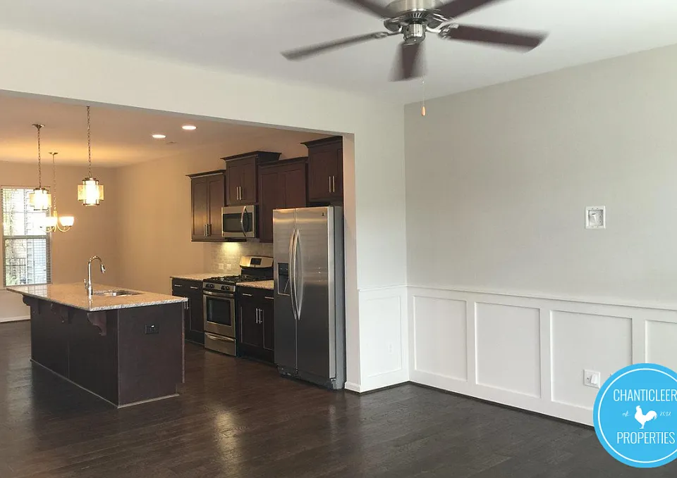 1007 Metropolitan Dr #1