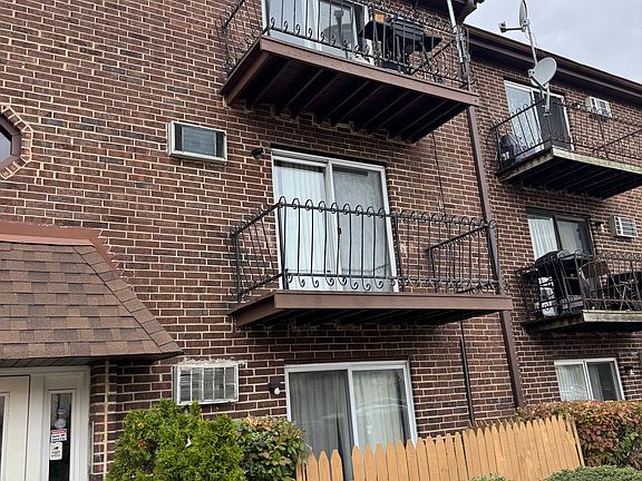 2nd image of 4043 Bonhill Dr Unit 1B