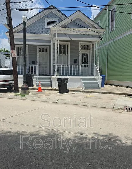 705 Felicity St — Photo 1