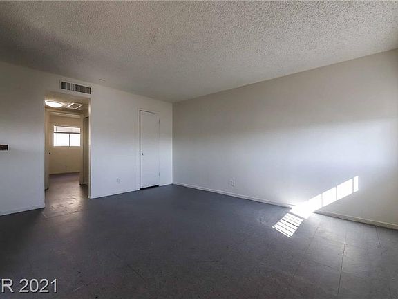 2nd image of 1400 E Mesquite Ave #8