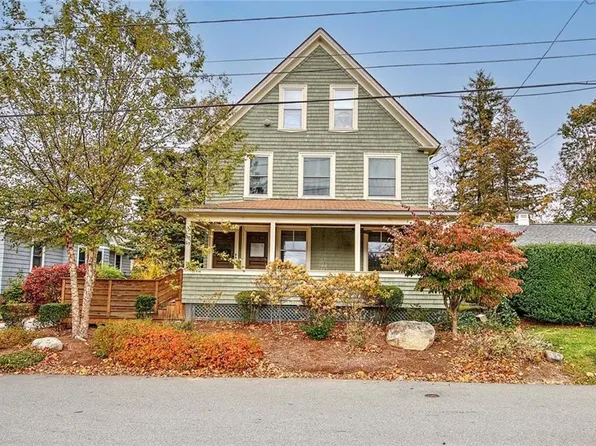 63-65 Greenwood Ave E, Rumford, RI 02916