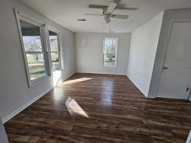 724 Page Ave — Photo 9