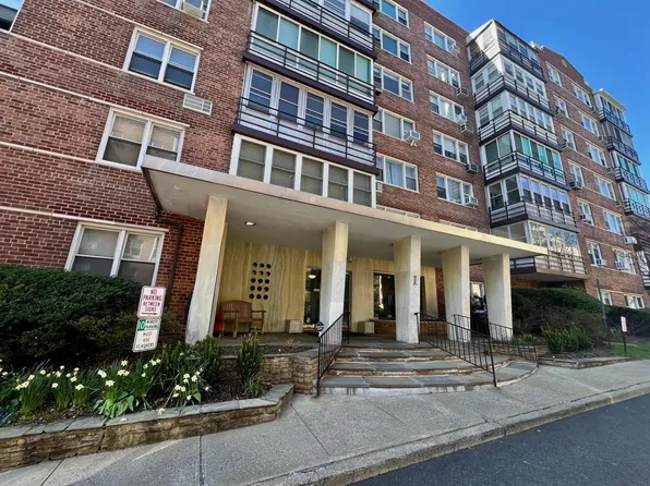 1 Washington Sq. #5B, Larchmont, NY 10538