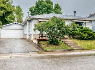 1949 S Lytton Cres SE, Calgary, AB T2C 1K9