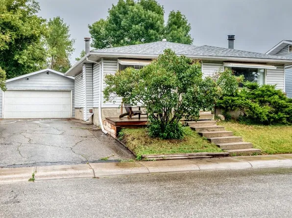 1949 S Lytton Cres SE, Calgary, AB T2C 1K9