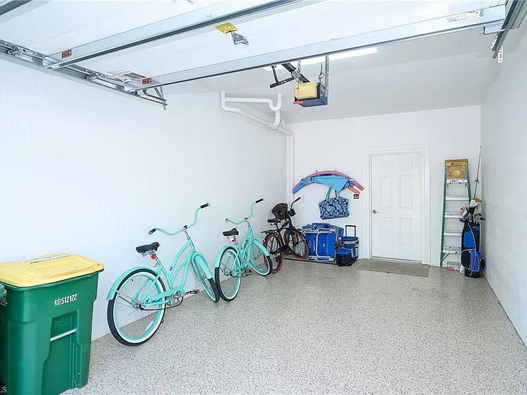 2371 Ravenna Blvd #101 — Photo 24