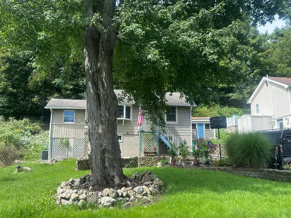 257 Wawayanda Rd, Highland Lakes, NJ 07422