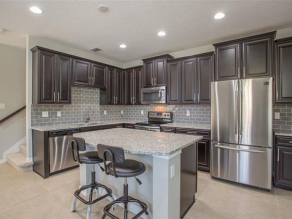5th image of 14386 Swanley St