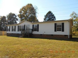 2952 Durant Dr, Winston Salem, NC 27107