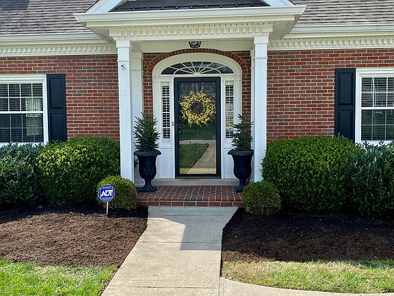 3rd image of 1086 Lakewood Dr