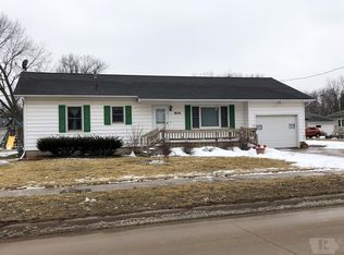 904 S 6th St, Fairfield, IA 52556