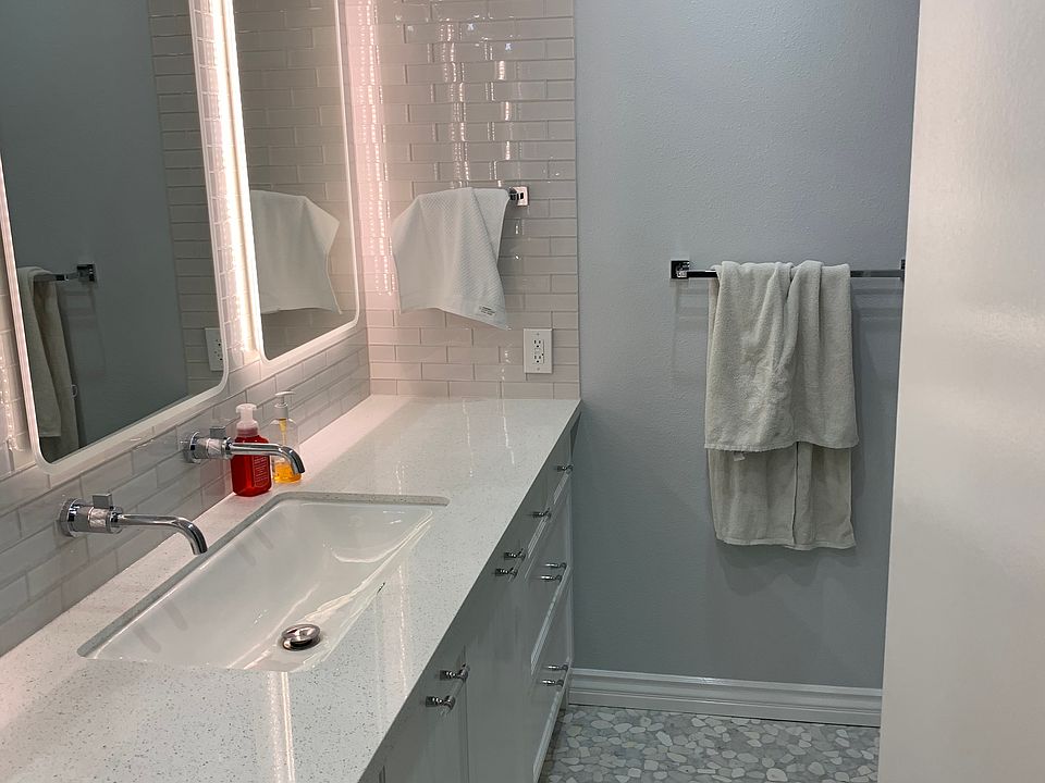 Upstairs bathroom 