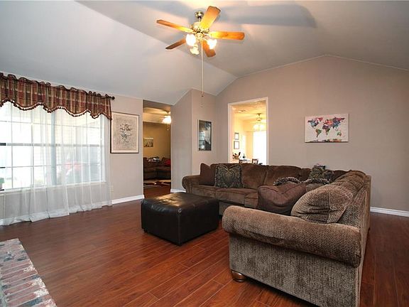 5th image of 6813 Vero Dr