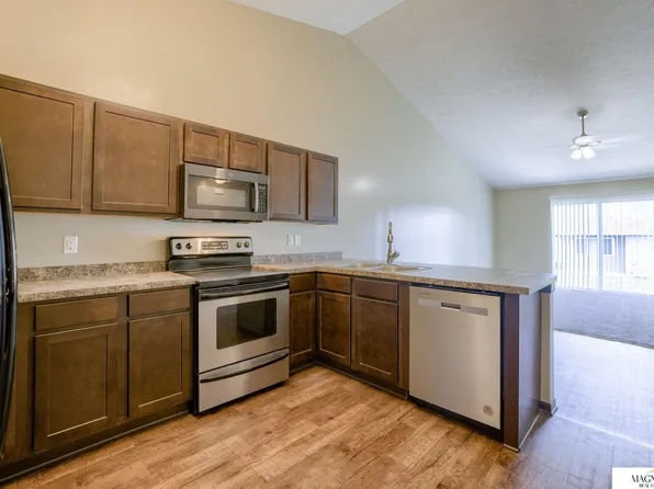 2644 W Timber Lake Dr, Lincoln, NE 68522