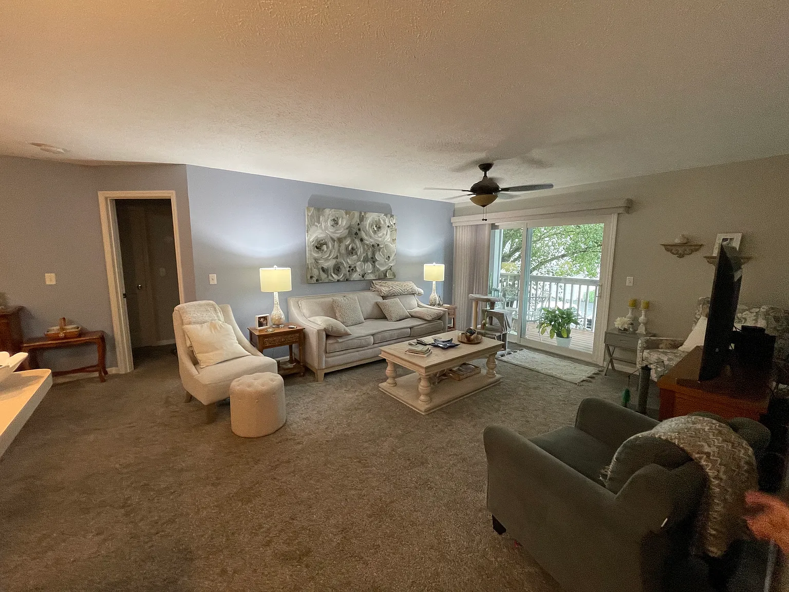 2 bed, 1112 sqft, $1,800 — Photo 3