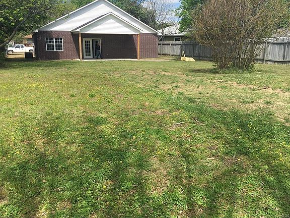 2nd image of 716 S 12th St