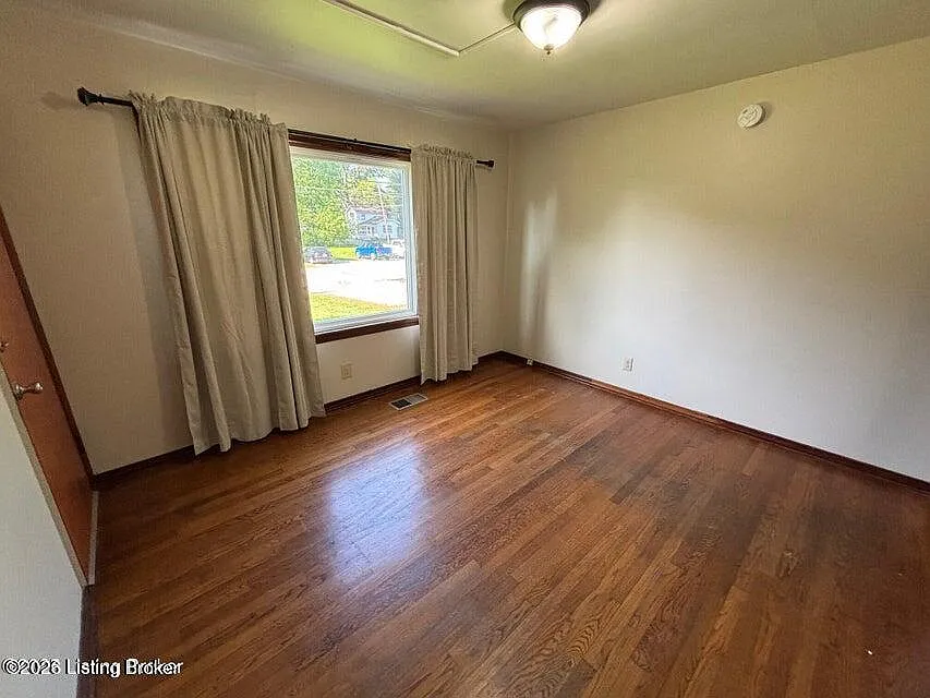 2 bed, 1.0 bath, 547 sqft, $880 — Photo 2