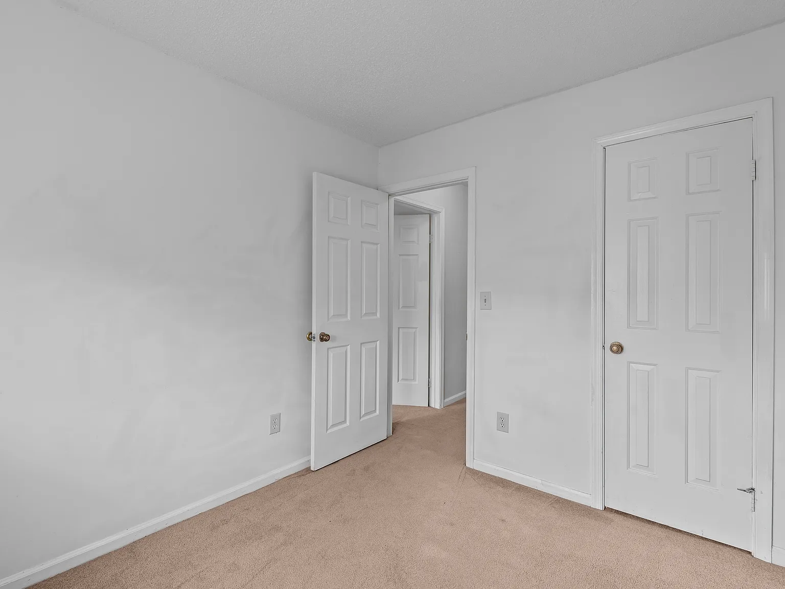 405 Falling Lane - 1 — Photo 4