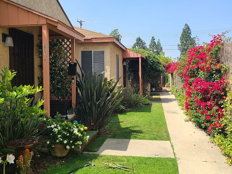 3937 Tilden Ave #B — Photo 3