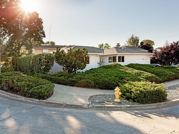 2nd image of 5547 Blossom Acres Dr