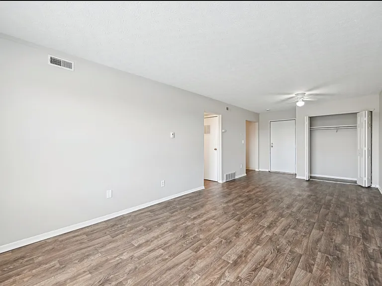 Tamarack Arms Apartments — Photo 6
