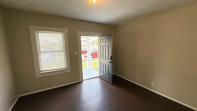 2 bed, 2.0 bath, 1042 sqft, $1,225 — Photo 2