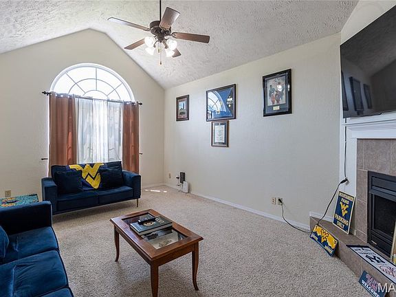 5th image of 295 Carmel Valley Way