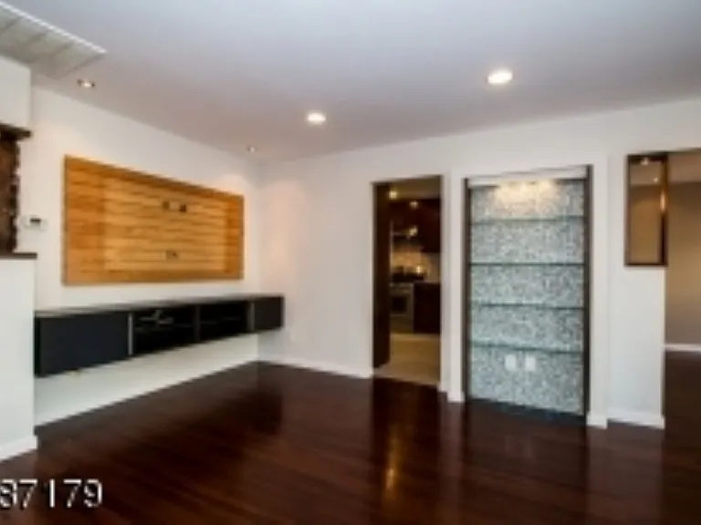 22 Frankie Ln — Photo 6