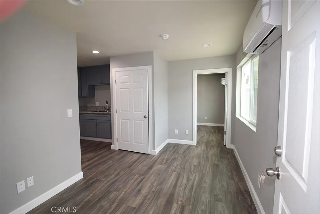 1 bed, 700 sqft, $1,950 — Photo 4