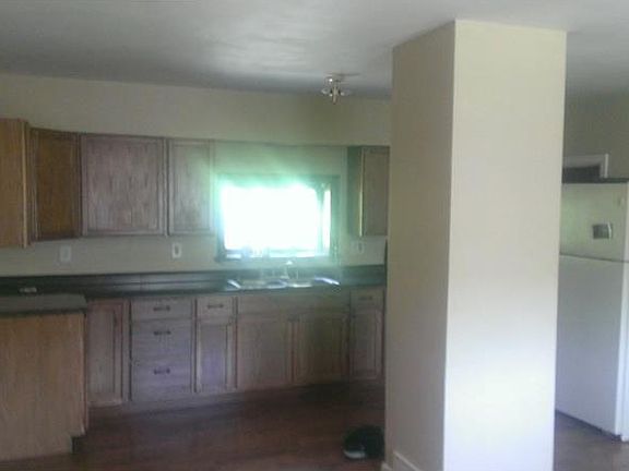 2nd image of 722 Chambers Ave