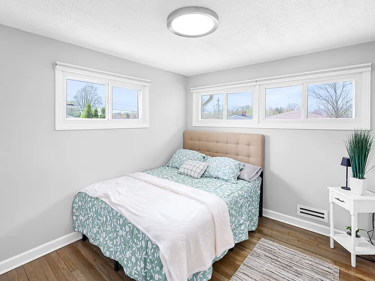 11574 Glamer Dr — Photo 12