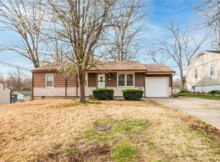 627 NE 41st Ter, Kansas City, MO 64116