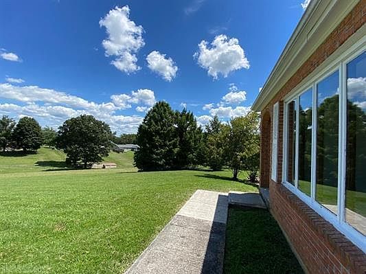 3rd image of 3753 Morehead Ln
