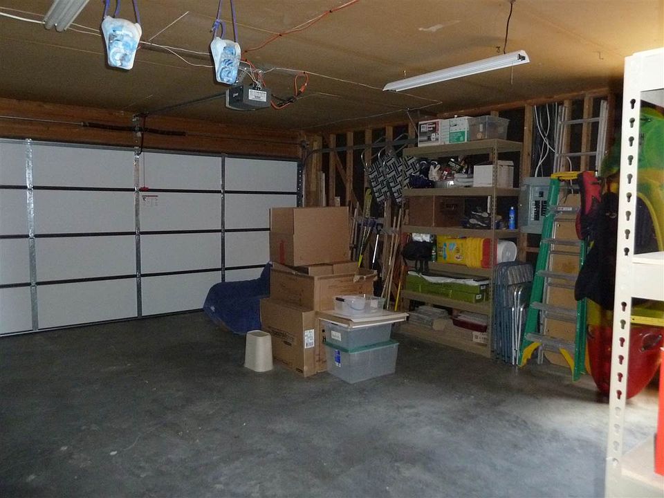 2nd image of 423 Connie Ave