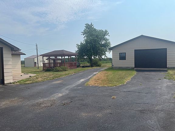 2nd image of 1282 N Shetland Rd
