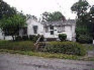 77 Fairview Ave, Campbell, OH 44405