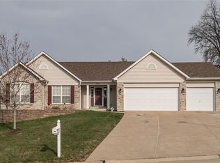 985 Dingledine Manor Ct, Saint Charles, MO 63304