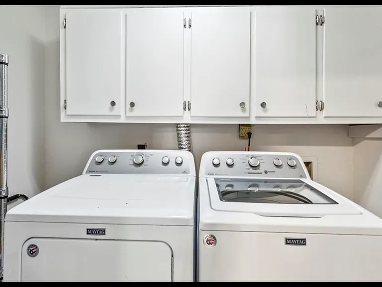 2474 Warwick Cir NE — Photo 13