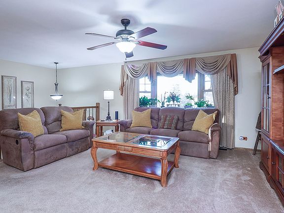 2nd image of 1032 Fairlane Dr