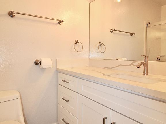 4th image of 707 E Lomita Ave APT 3
